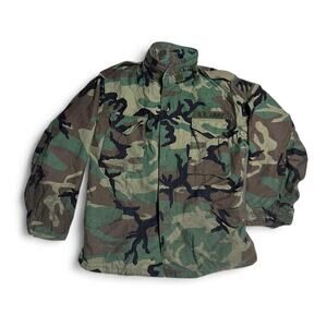 U.S. Army Military Vintage 90s Camouflage M-65 Cold Weather Field Coat Medium